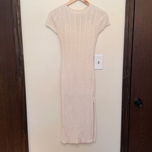 Willow & Wind cream short sleeve fitted lined knit midi dress
